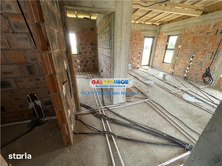 Casă cu 3 camere cu Teren 400 Mp în Crevedia