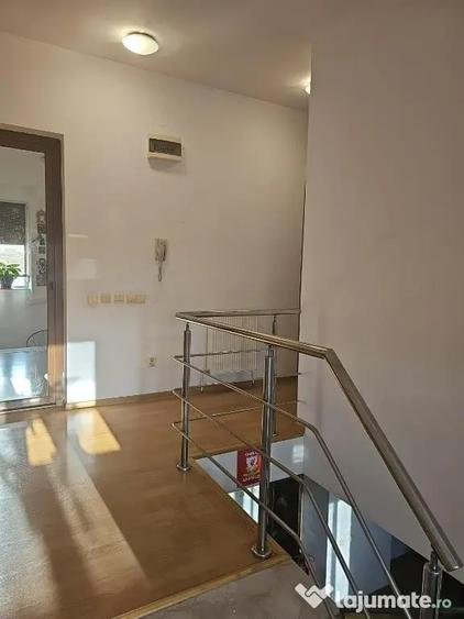 Apartament cu 4 camere decomandat în Dristor