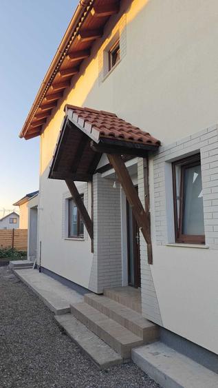 Casă cu 4 camere în Tărlungeni