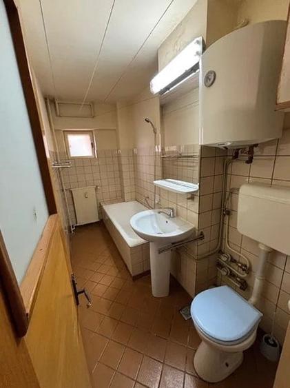 Apartament cu 3 camere decomandat, mobilat în Decebal