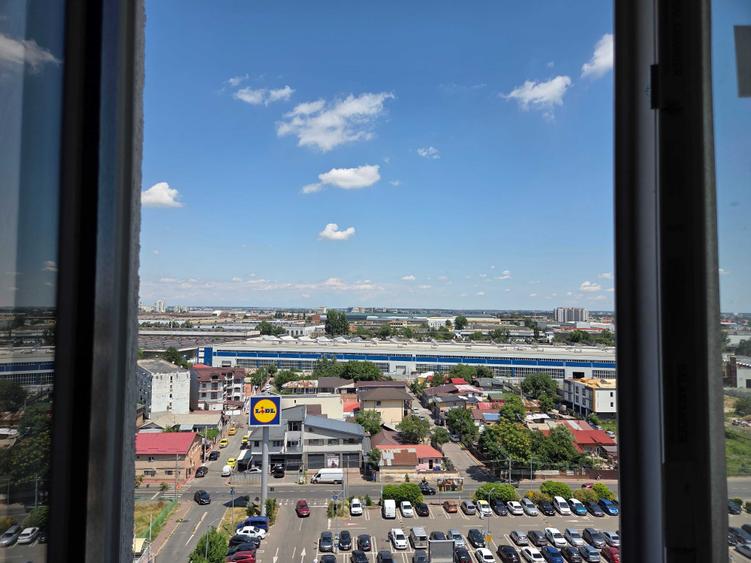 Garsonieră decomandată în Titan