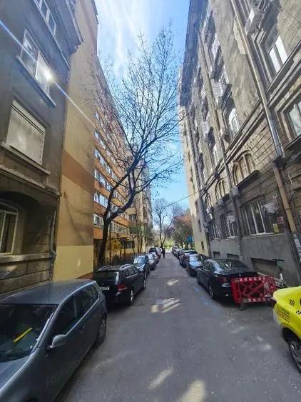 Apartament cu 3 camere decomandat, mobilat în Cișmigiu