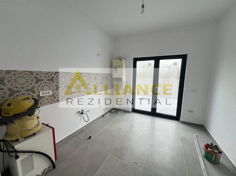 Casă individuală cu 3 camere decomandat cu Canalizare în Berceni