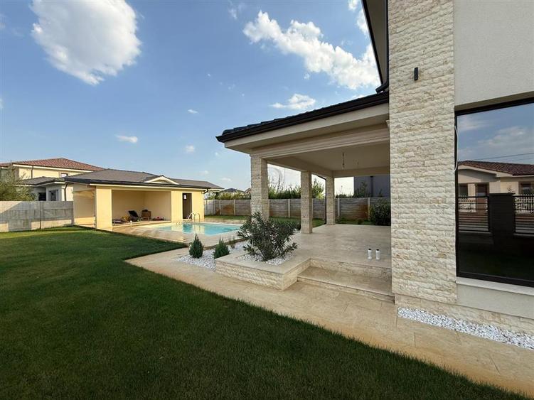 Casă individuală cu 5 camere cu Piscina în Moșnița Nouă