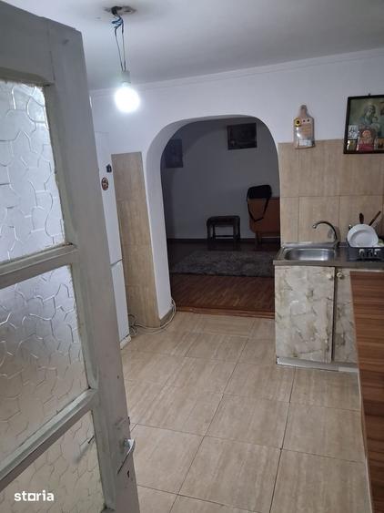 Casă cu 3 camere cu Teren 710 Mp în Albești