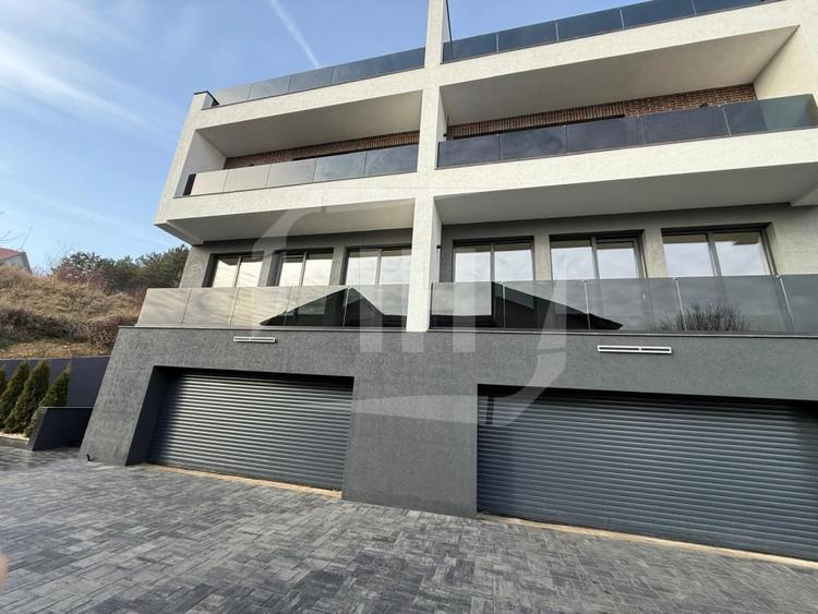 Duplex cu 5 camere cu Canalizare în Grigorescu