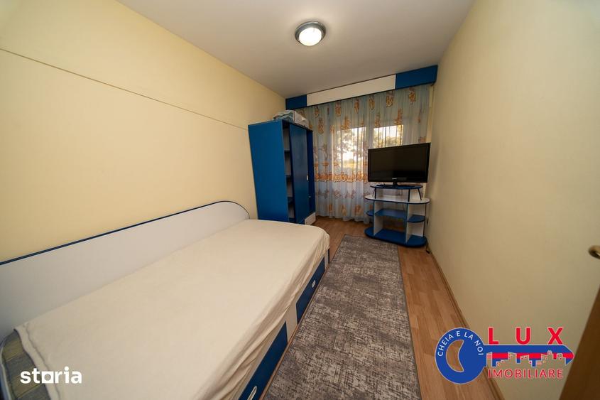 Apartament cu 3 camere decomandat în Babadag