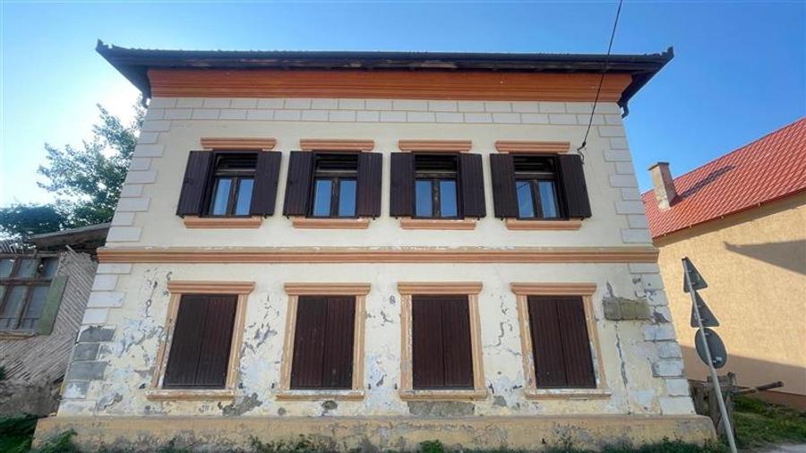 Casă individuală cu 7 camere cu Canalizare în Jimbor