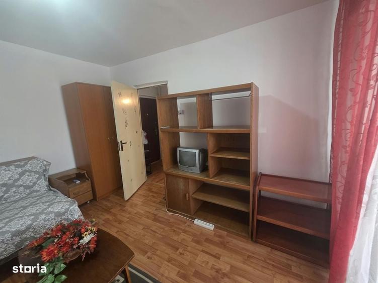 Garsonieră decomandată în Central