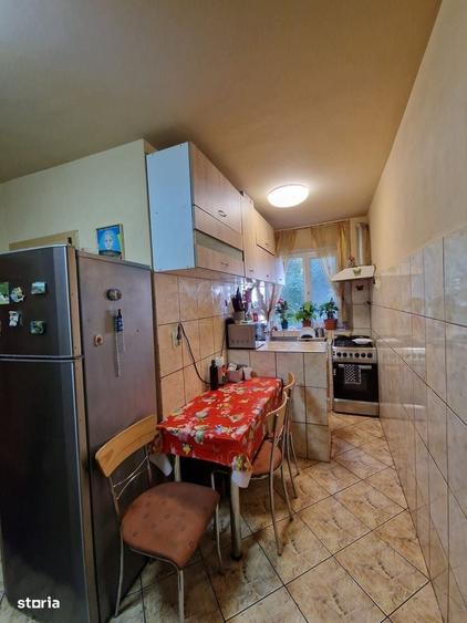 Apartament cu 3 camere semidecomandat în Șagului