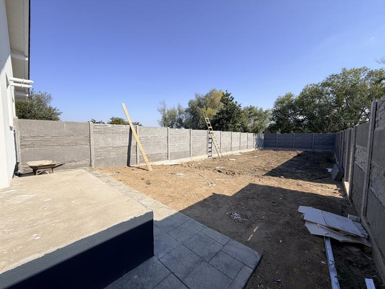 Duplex cu 4 camere cu Teren 415 Mp în Moșnița Nouă