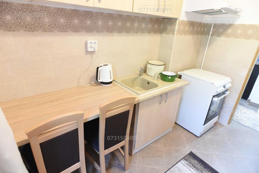 Apartament cu 2 camere semidecomandat în Piața