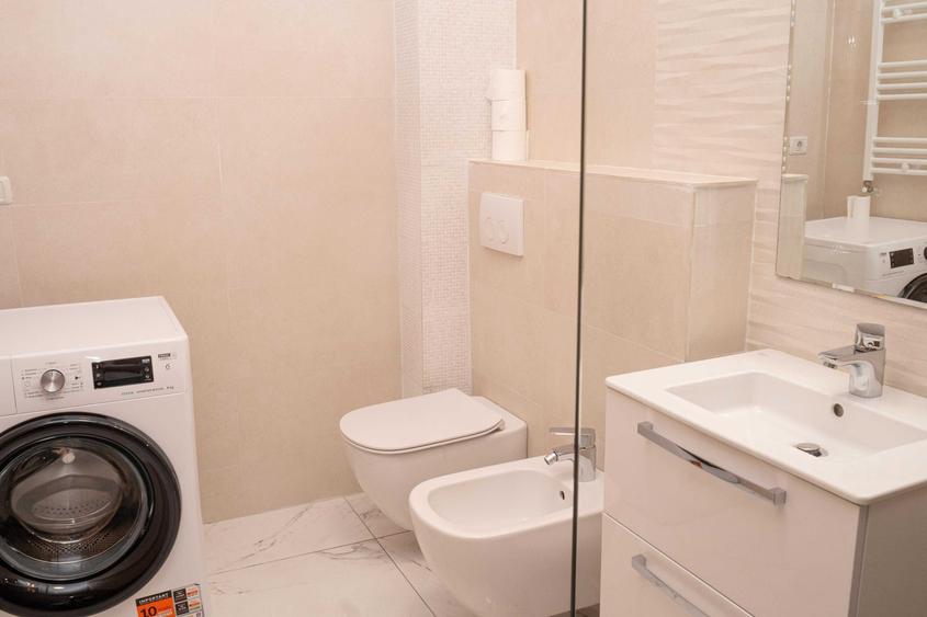 Apartament cu 3 camere decomandat în Spitalul Județean
