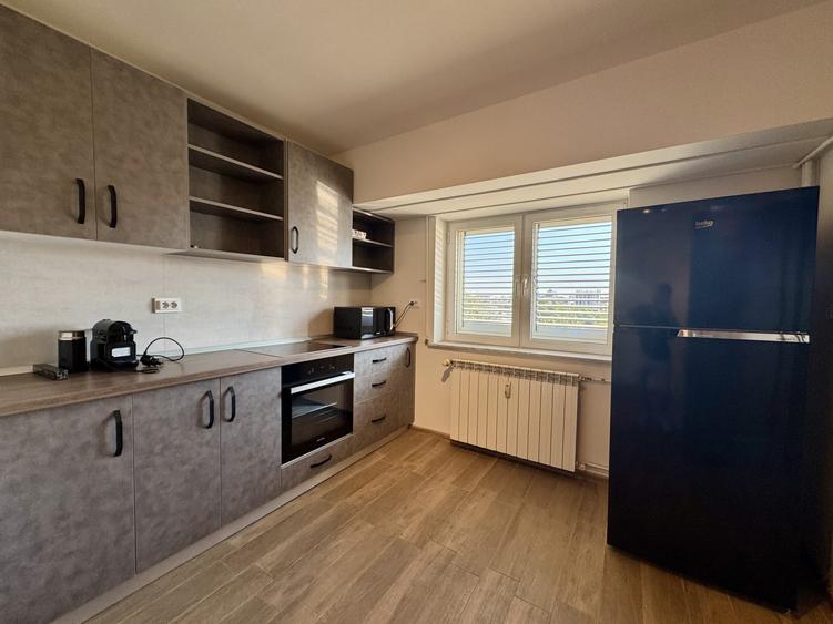 Apartament cu 4 camere decomandat, mobilat în Unirii