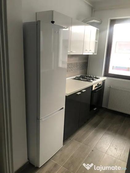 Apartament cu 2 camere semidecomandat în Berceni