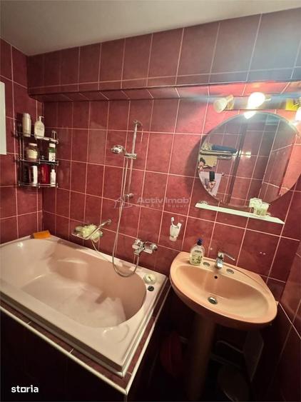 Apartament cu 4 camere decomandat în Deve
