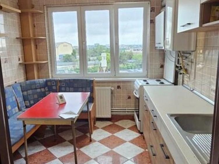 Apartament cu 5 camere decomandat în Iancului
