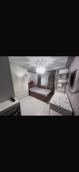 Apartament cu 4 camere decomandat în Faleza Nord