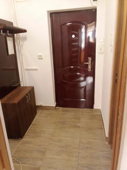 Garsonieră decomandată în Rogerius