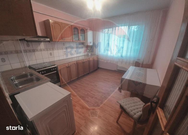 Apartament cu 2 camere, mobilat în Central