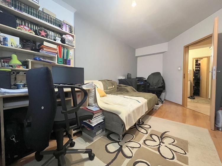 Apartament cu 4 camere decomandat, mobilat în Simion Bărnuțiu