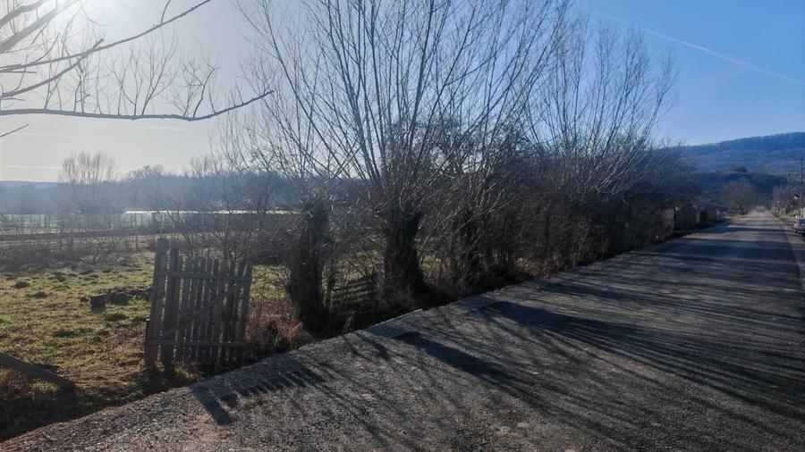 Teren de 800 mp, în Suseni