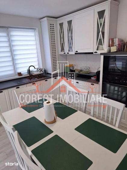 Casă cu 4 camere cu Teren 400 Mp în Central