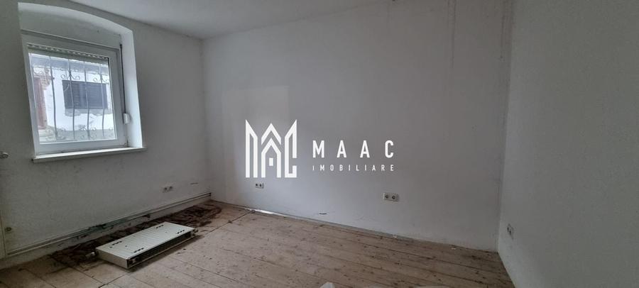 Casă individuală cu 9 camere cu Canalizare în Șeica Mare