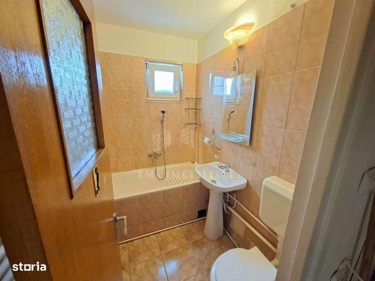 Apartament cu 3 camere semidecomandat în Central