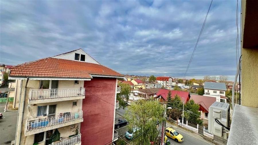 Birou, de 2,490 mp, în Central