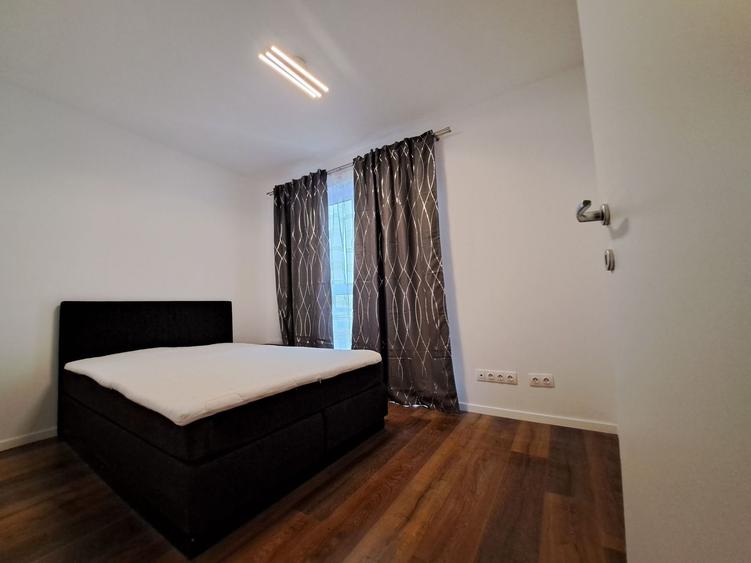 Apartament cu 3 camere semidecomandat, mobilat în Lipovei