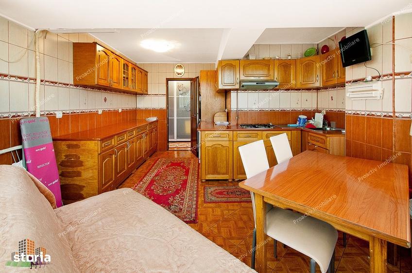 Apartament cu 3 camere decomandat, mobilat în Faleză