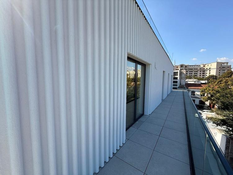 Apartament cu 4 camere decomandat în Unirii