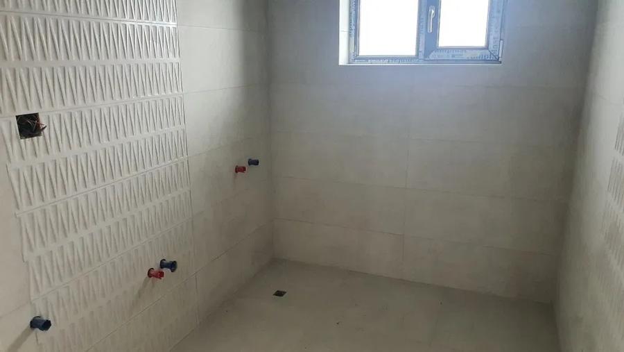 Casă cu 4 camere cu Teren 405 Mp în Sânpetru