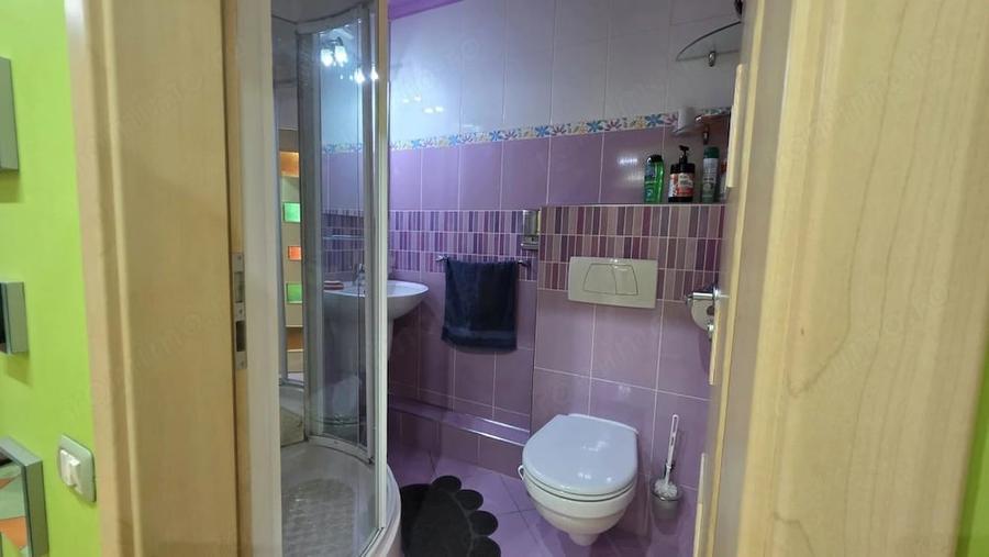 Apartament cu 4 camere decomandat în Complex Studențesc