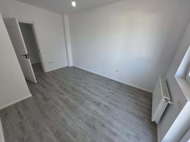 Apartament cu 3 camere decomandat în Fundeni
