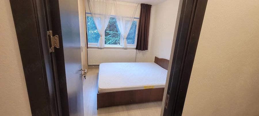Apartament cu 3 camere decomandat în Micro 4