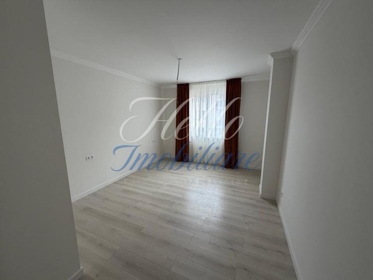 Apartament cu 3 camere decomandat în Florești