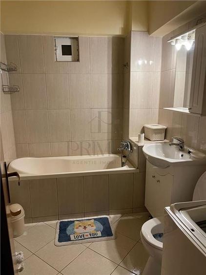 Apartament cu 3 camere decomandat, mobilat în Aradului