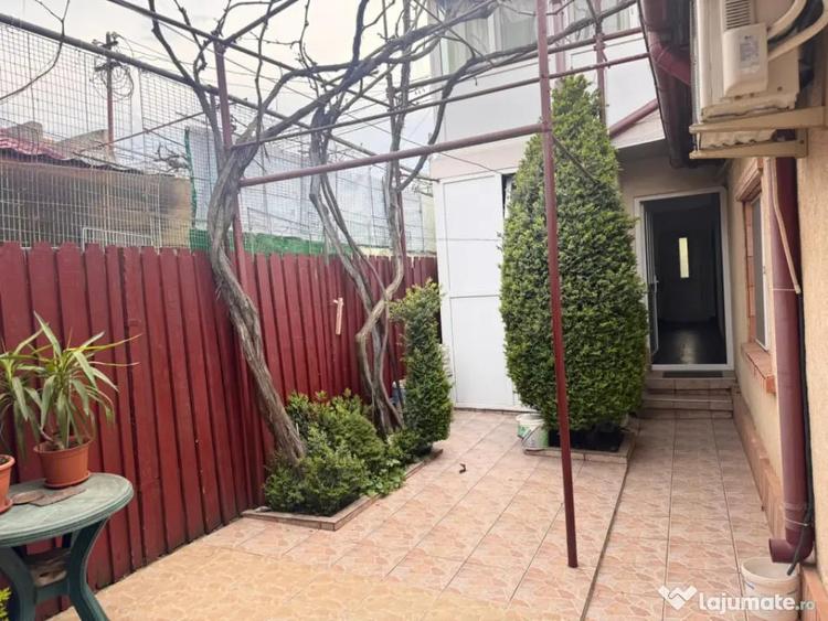 Casă cu 3 camere cu Teren 164 Mp în Delfinariu