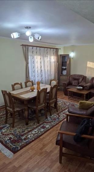 Casă cu Teren 1000 Mp în Central