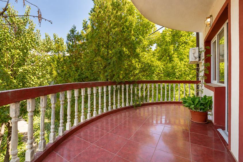 Casă individuală cu 6 camere cu Canalizare în Brâncoveanu