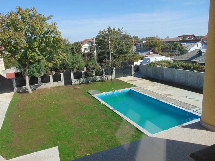 Casă individuală cu 5 camere cu Canalizare în Nord