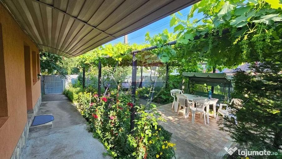 Casă cu 3 camere cu Teren 1043 Mp în Dochia