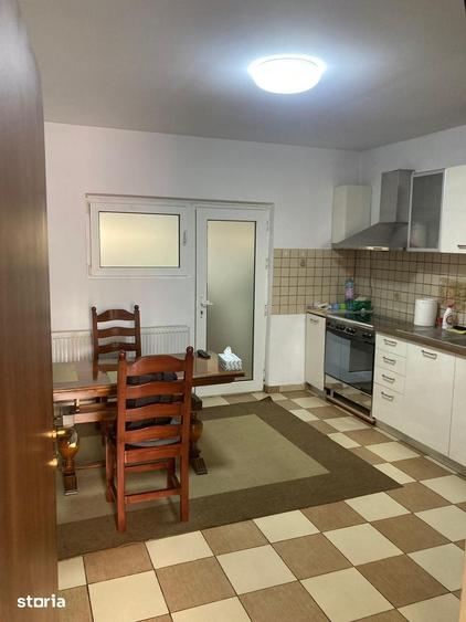 Casă cu 5 camere cu Teren 100 Mp în 13 Septembrie