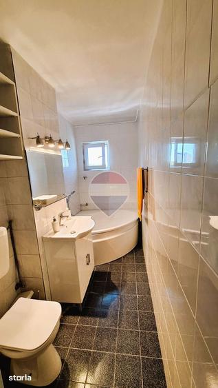 Apartament cu 2 camere decomandat în Văcăresti