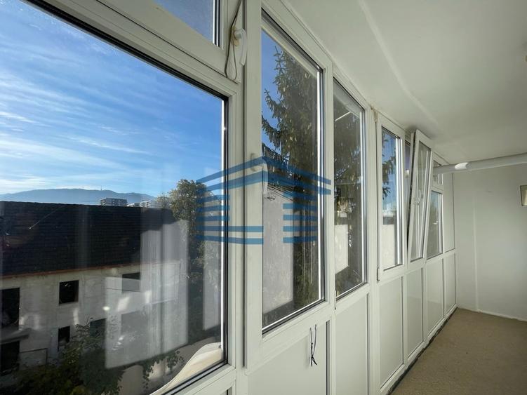 Apartament cu 3 camere decomandat în Bartolomeu