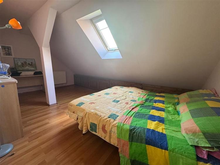 Apartament cu 3 camere decomandat, mobilat în Vasile Aaron