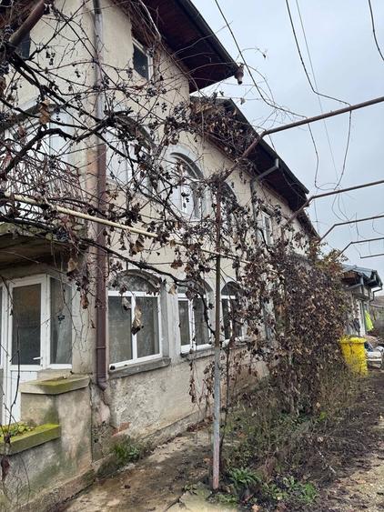Casă cu 6 camere cu Teren 680 Mp în Domnești