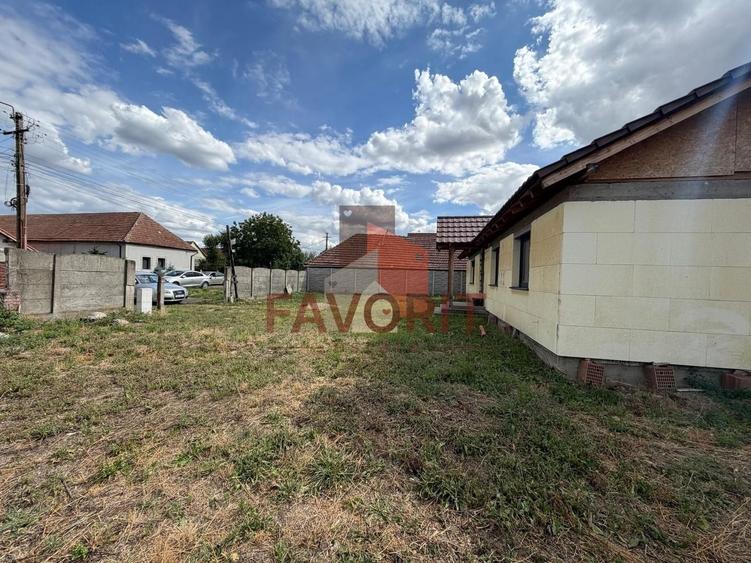 Individuala | 4 camere | 860 mp teren | Pozitie excelenta | Asfalt | - 13